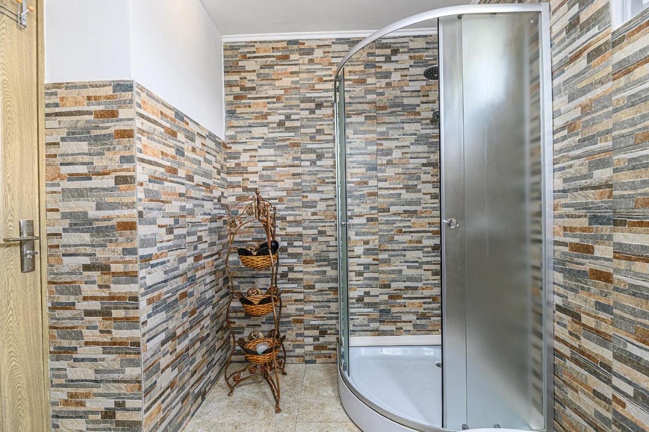 Mountain Oasis Apartment Sinaia Luaran gambar